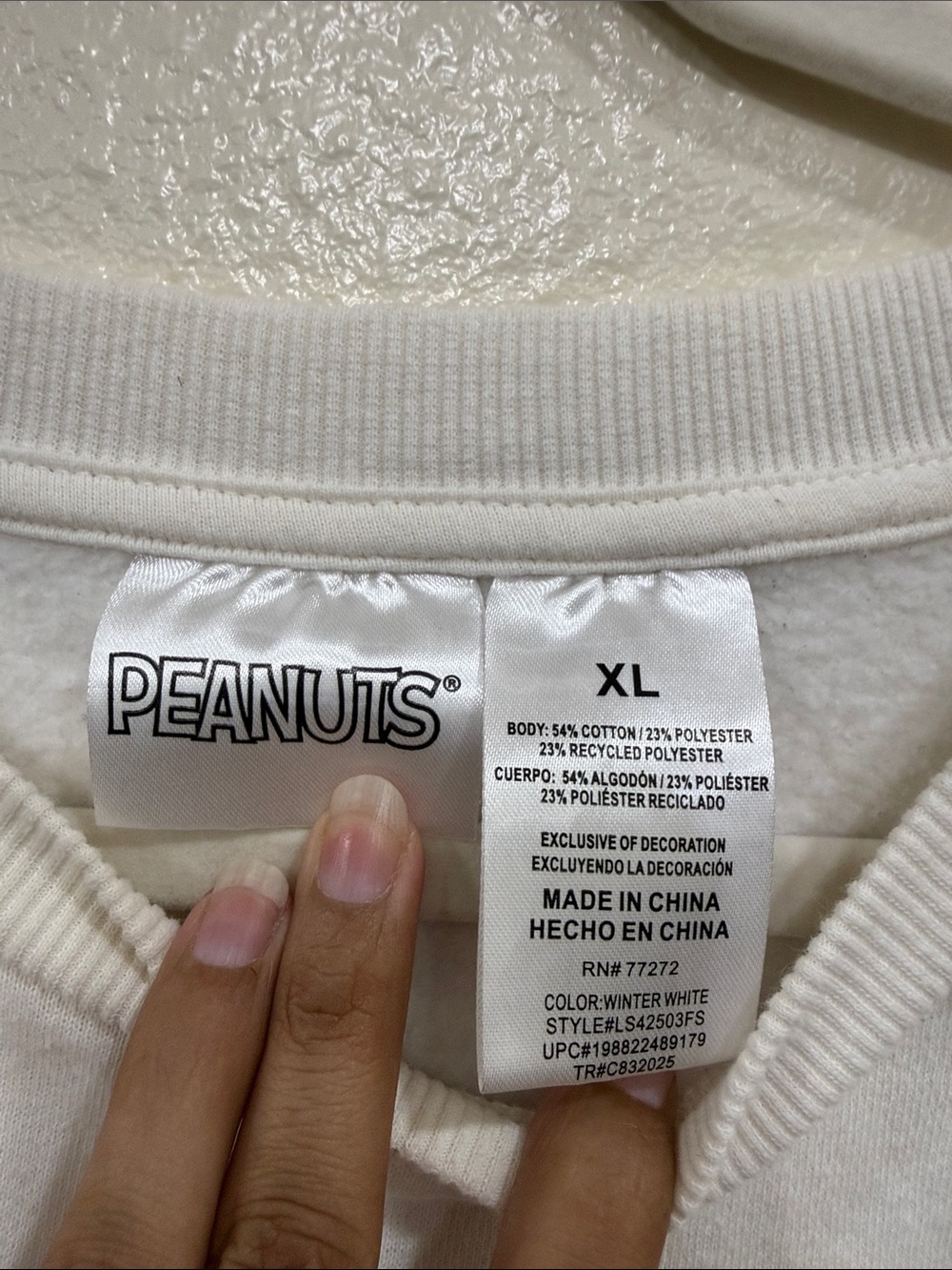 Peanuts Snoopy White Crewneck Sweatshirt Women’s Size XL - Picture 2 of 8